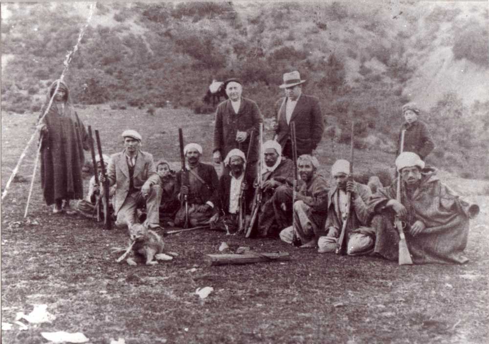 Photographie d'une partie de chasse dans le Zaccar en 1937 Photographie d'une partie de chasse dans le Zaccar en 1937