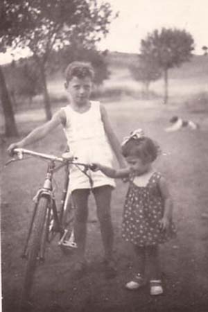 1951 : Lucien et Dominique.