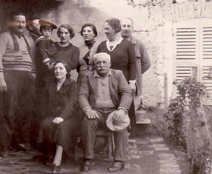 1934 : Henri P. BRIESACH, Julie H.C MANIVAL née BRIESACH, Joseph E.MANIVAL, Jeanne COURTOIS née MICO, Cécile G. MICO née BRIESACH, Paul MICO (enfant). et ... à identifier