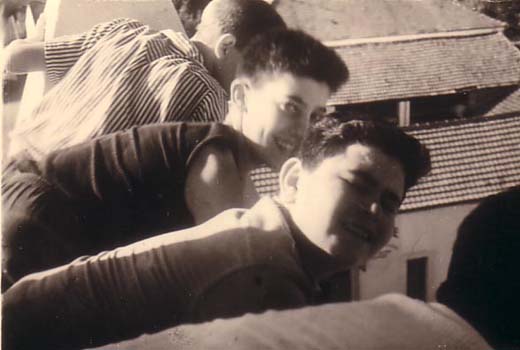 1956 : 1er plan Joselin MORALES, puis Fernand MICO de dos Lucien PEUGNIEZ